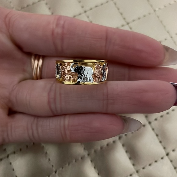 18K Gold Filled Plated Lucky Symbols Ring - Picture 3 of 3